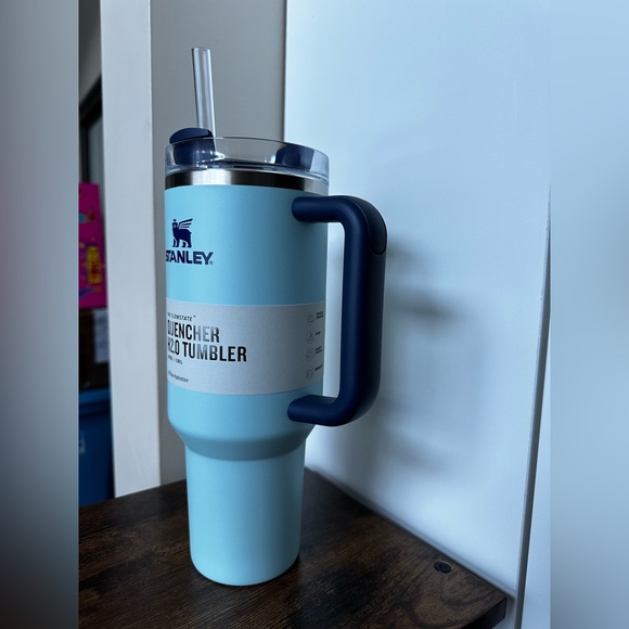 🇺🇸 Stanley x Target Exclusive WATERCOLOR BLUE 40oz tumbler - Picture 5 of 10